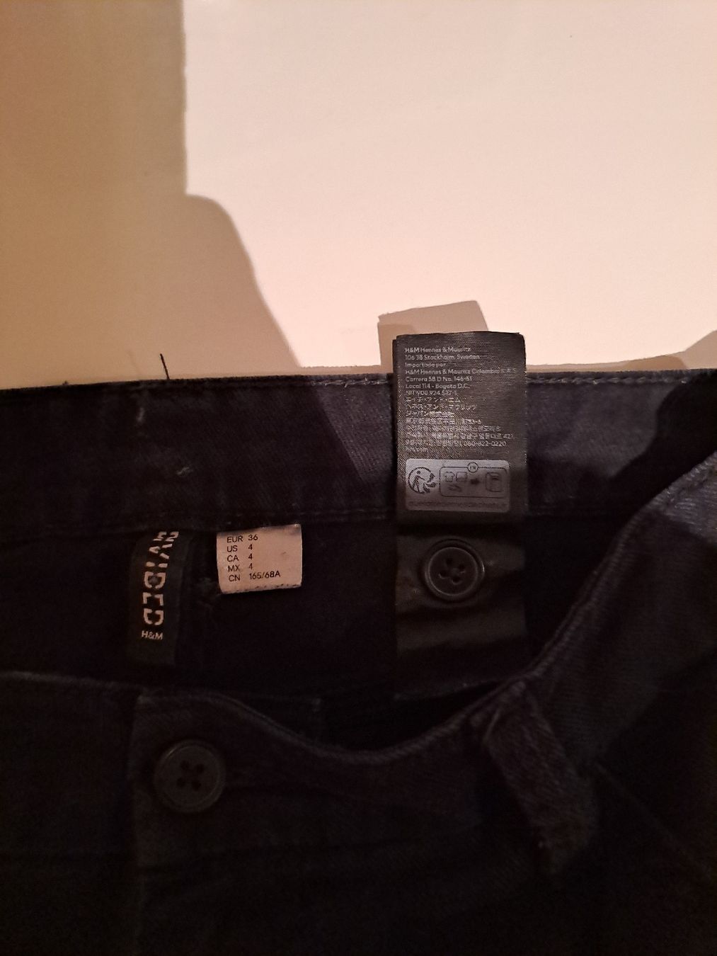 H&M Jeans: H&M Cargo Hose Damen gr. 36 – Nuovo (secondo la descrizione) da Rothenburg venduto da 123odermatt 2