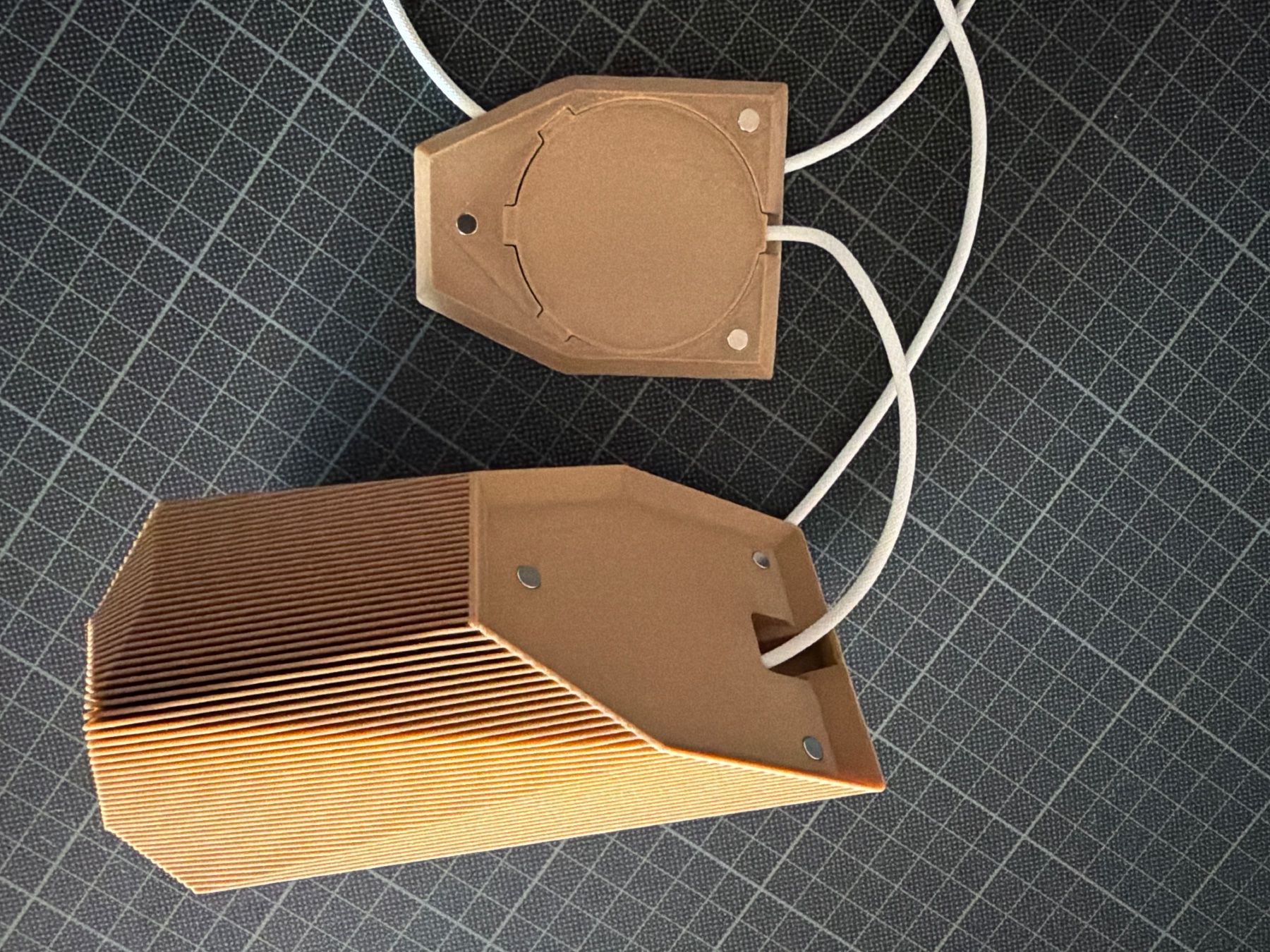 Ladegeräte: Support chargeur MagSafe bois design pour iPhone – Gebraucht aus Les Avanchets von ovnifou 3