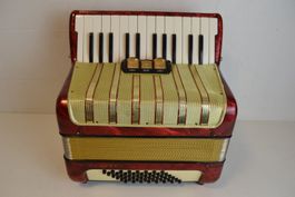 Akkordeon Hohner Concerto I frisch gestimmt