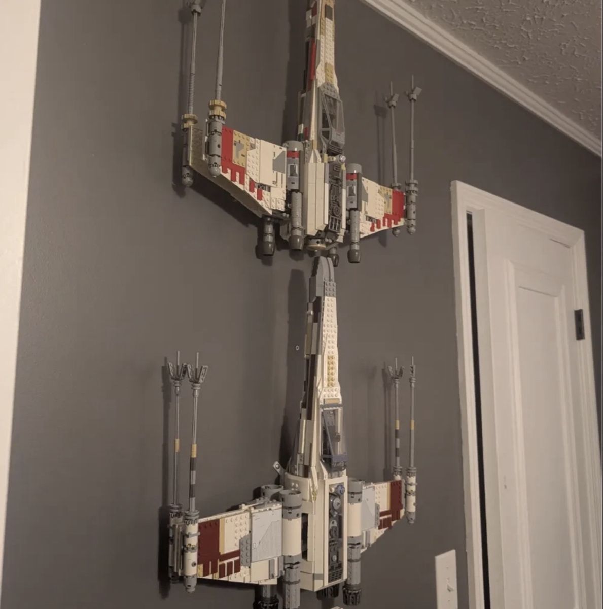 Sonstige Dekorationen & Accessoires: Support mural pour X-Wing UCS 10240 7191 Compatible LEGO  – Neu (gemäss Beschreibung) aus Yverdon-les-Bains von ido_w9qy