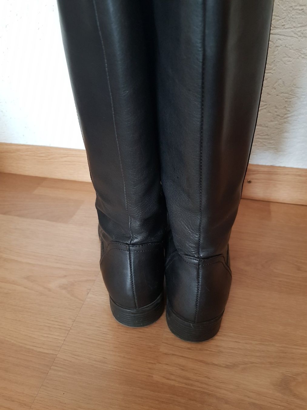 Geox Scarpe da donna: Geox Lederstiefel Gr.38 schwarz – Usato da Merligen venduto da muss_haben 4
