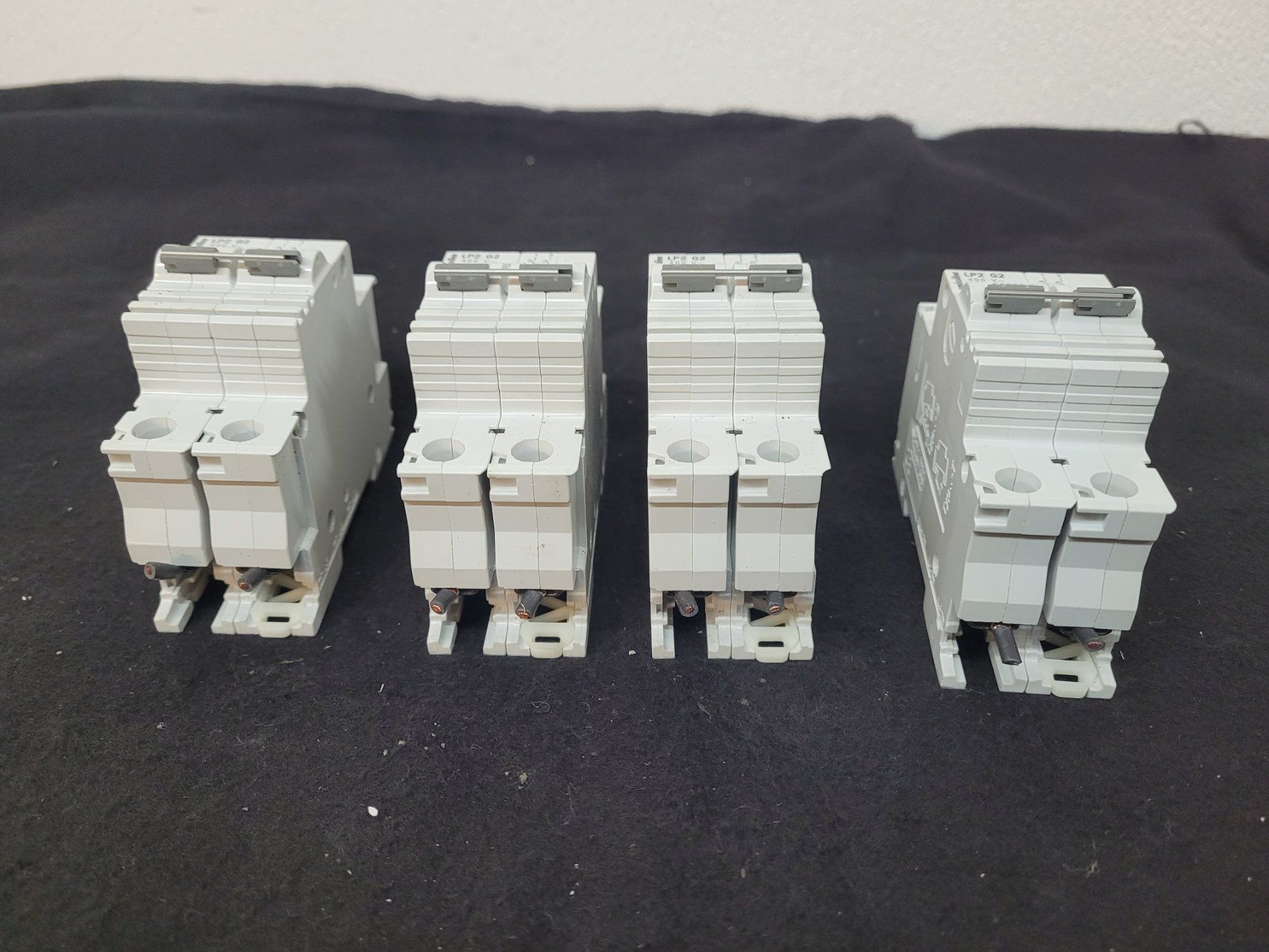 Interruttori: 4 Stück LS - Swissline 400V / LP2 G2 – Usato da Vitznau venduto da Night-Fire 4