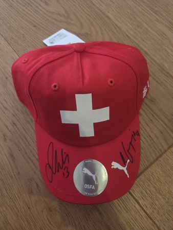 casquette Nati Schweiz football puma avec signature ( Suisse