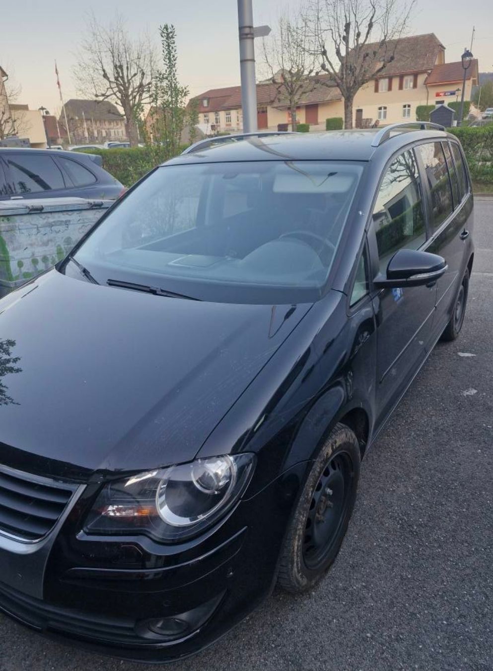 VW Automobili: VW Touran 7 places  – Usato da Alle venduto da Sisko0