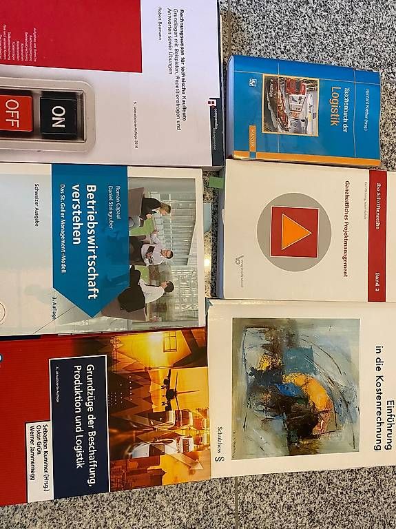 Libri: Verschiedene Schul und Studiumbücher – Usato da Münchenstein venduto da Archimedes