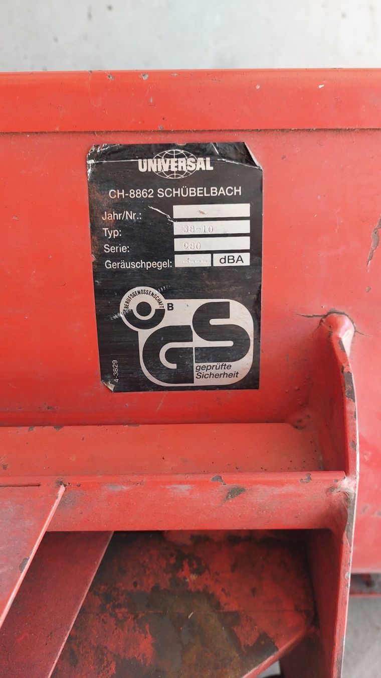 Déneigement: Schneefräse Universal gebraucht mit Schild – D'occasion à Roggliswil par Newholland05 5