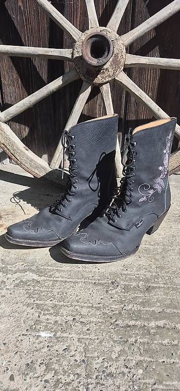 Damenschuhe: Tolle schwarze Schnür-Boots Gr. 40 – Neu (gemäss Beschreibung) aus Leuggern von silbergirl 1