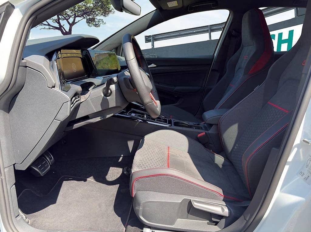 VW Automobili: VW Golf VIII 2.0 TSI GTI Clubsport DSG – Usato da Langenthal venduto da Goergens10 7