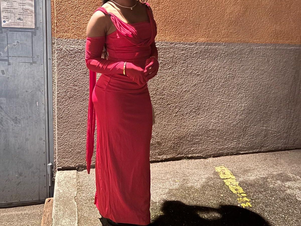 Shein Vestiti & Gonne: Robe de soirée rouge élégante,XS Parfaite! – Usato da Pont-de-la-Morge venduto da ket_zyb2 1