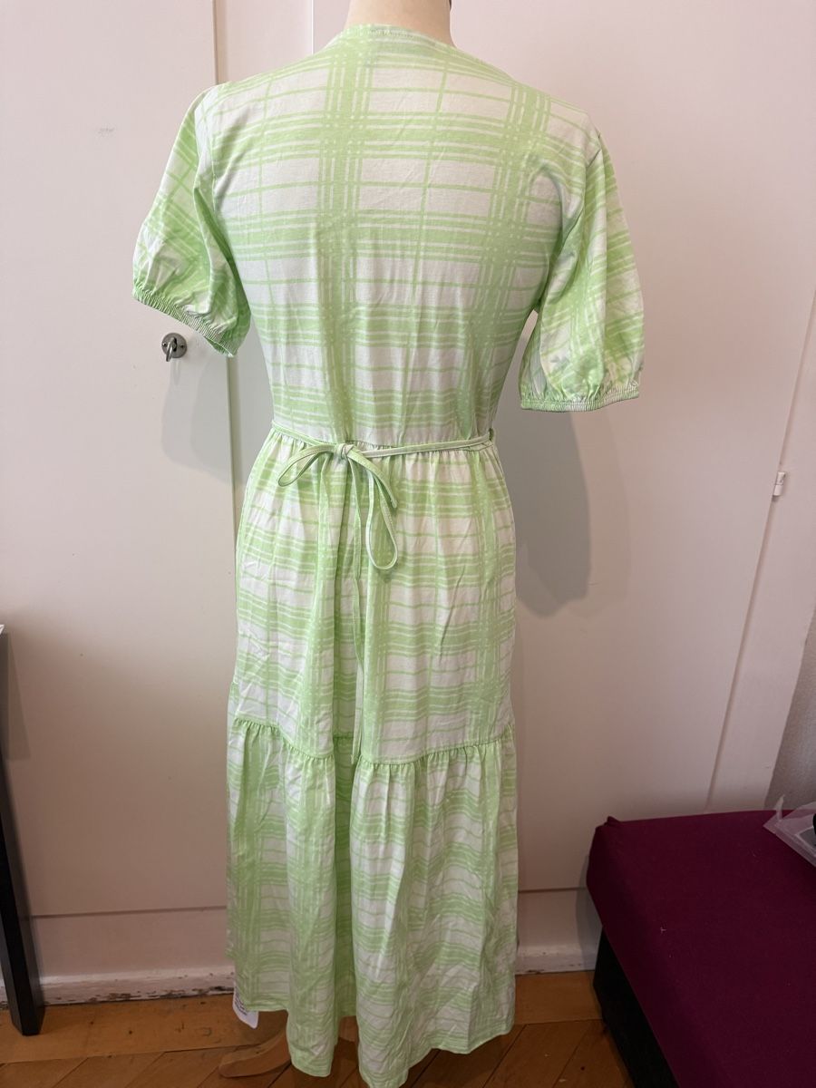Asos Kleider: Robe portefeuille ASOS – Neu (gemäss Beschreibung) aus Le Locle von tchanatakoua 3