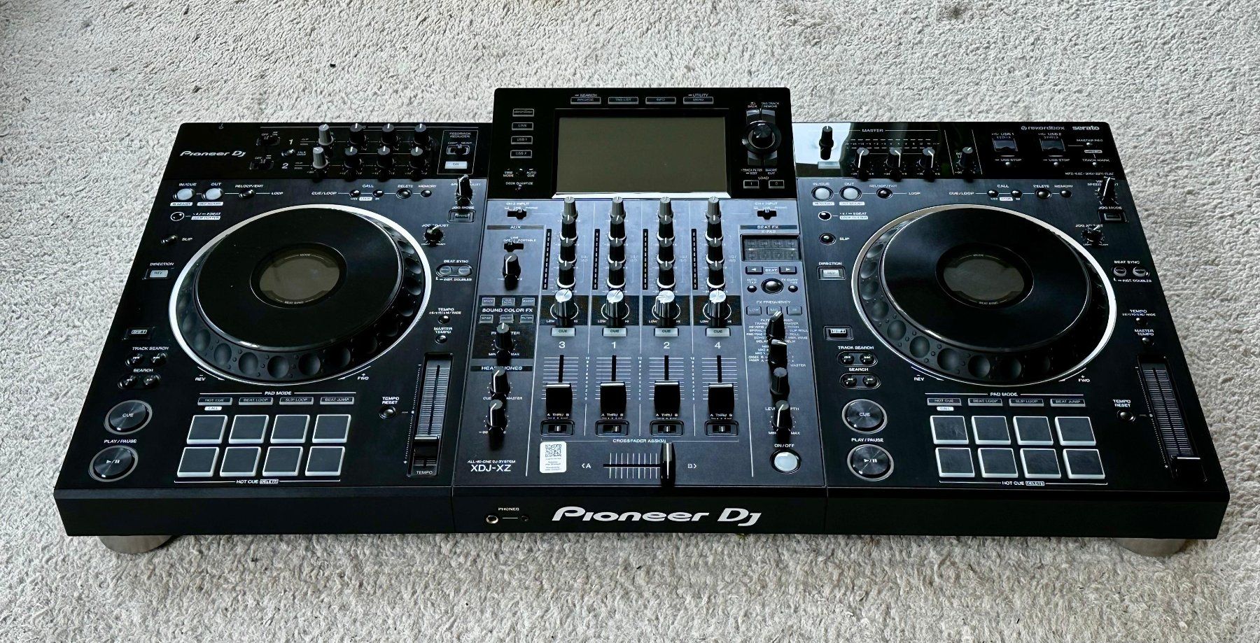 Pioneer Console di mixaggio: Pioneer XDJ-XZ mit Hardcase – Usato da Affoltern am Albis venduto da GerSu123 3