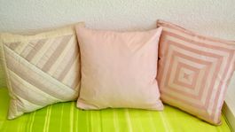 3 COUSSINS EN SOIE