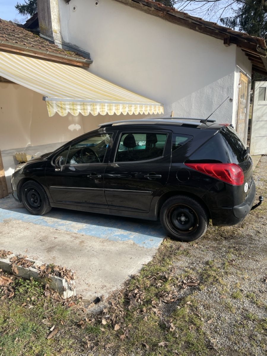 Peugeot Autos: Peugeot 207 SW – Gebraucht aus Ottikon von Mopariat
