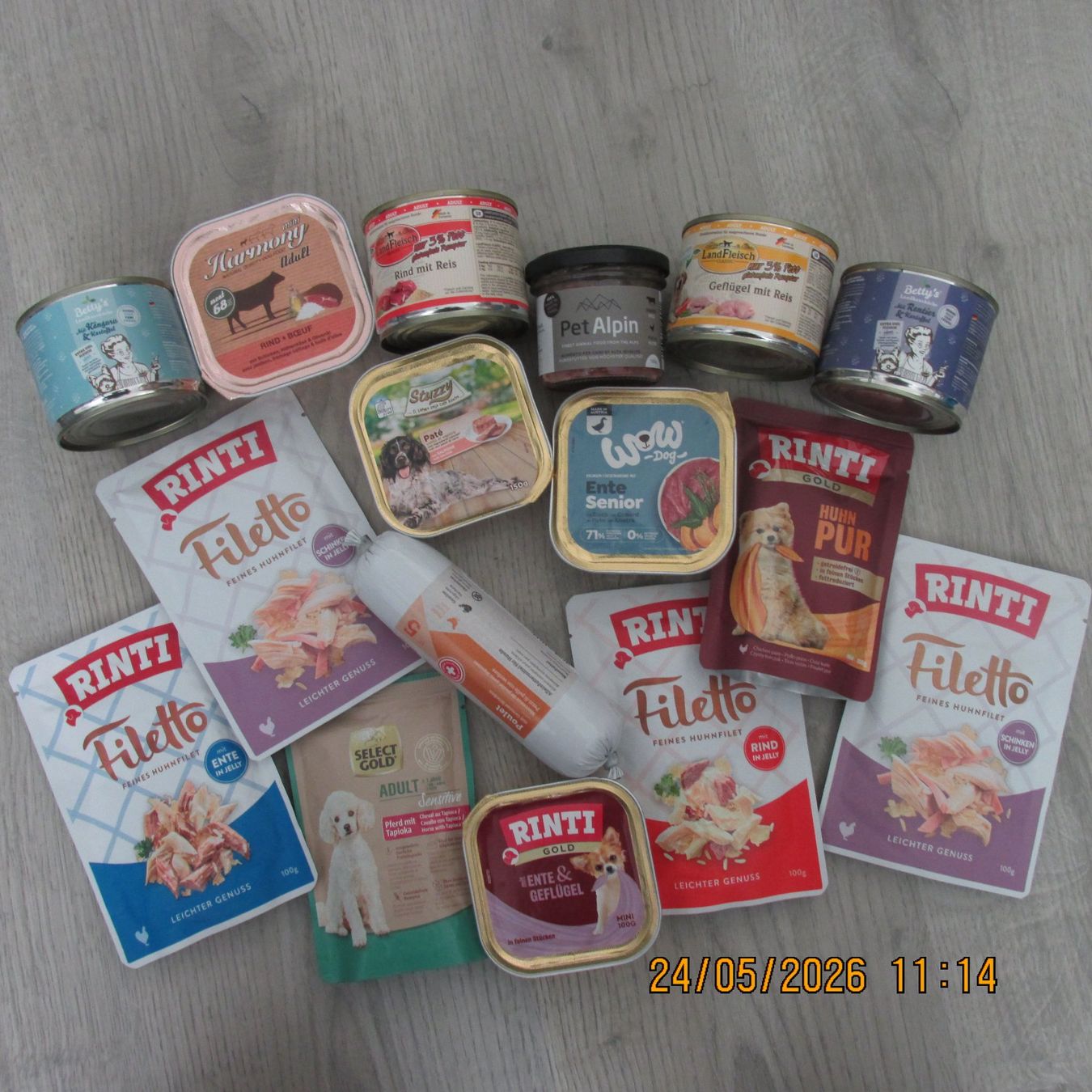 Mangimi: Hundefutter Mischpaket Nassfutter Rinti,Pet Alpin,usw. – Nuovo e nell'imballaggio originale da Galgenen venduto da Forflowers