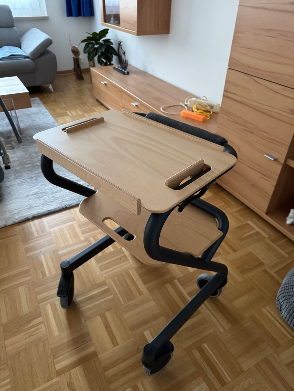 Ausili per la deambulazione: Indoor-Rollator – Usato da Untereggen venduto da Aggi2 5