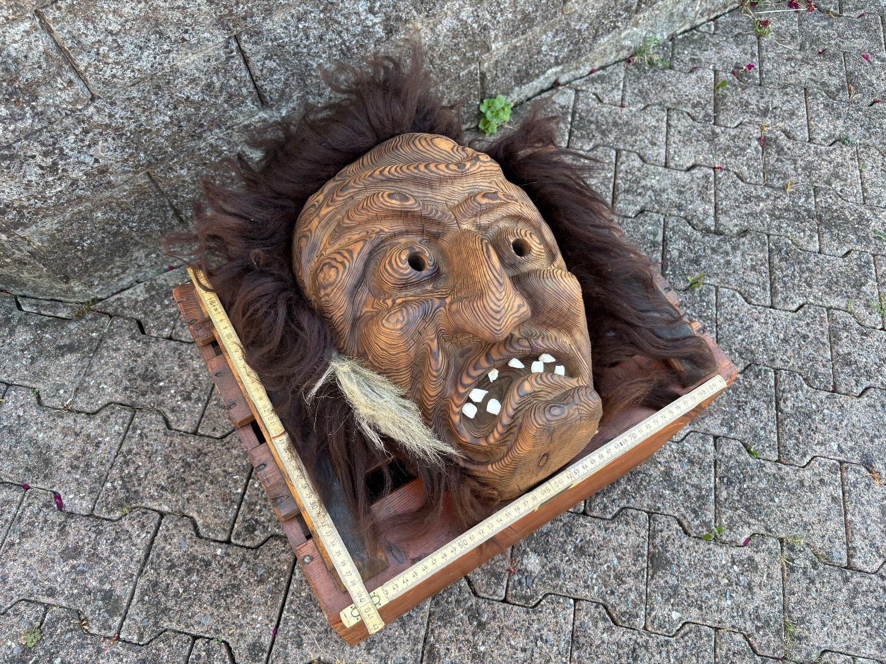 Sonstige Antiquitäten & Kunst: sehr schöne grosse alte Walliser Holzmaske – Gebraucht aus Feldbach von Olive1 9