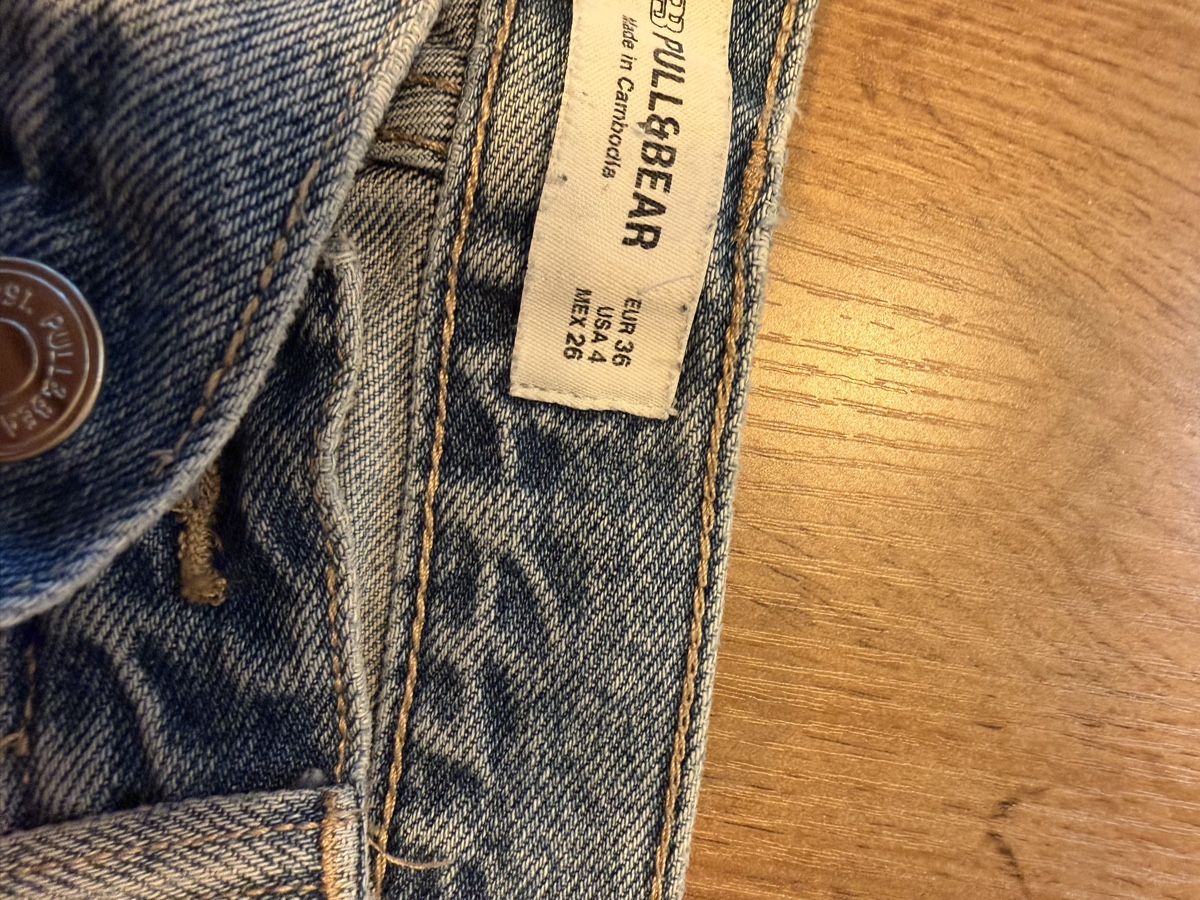 Jeans: Coole Jeans von Pull&Bear, Grösse 36 – Usato da Hohenrain venduto da Flysohighmybutterfly 1