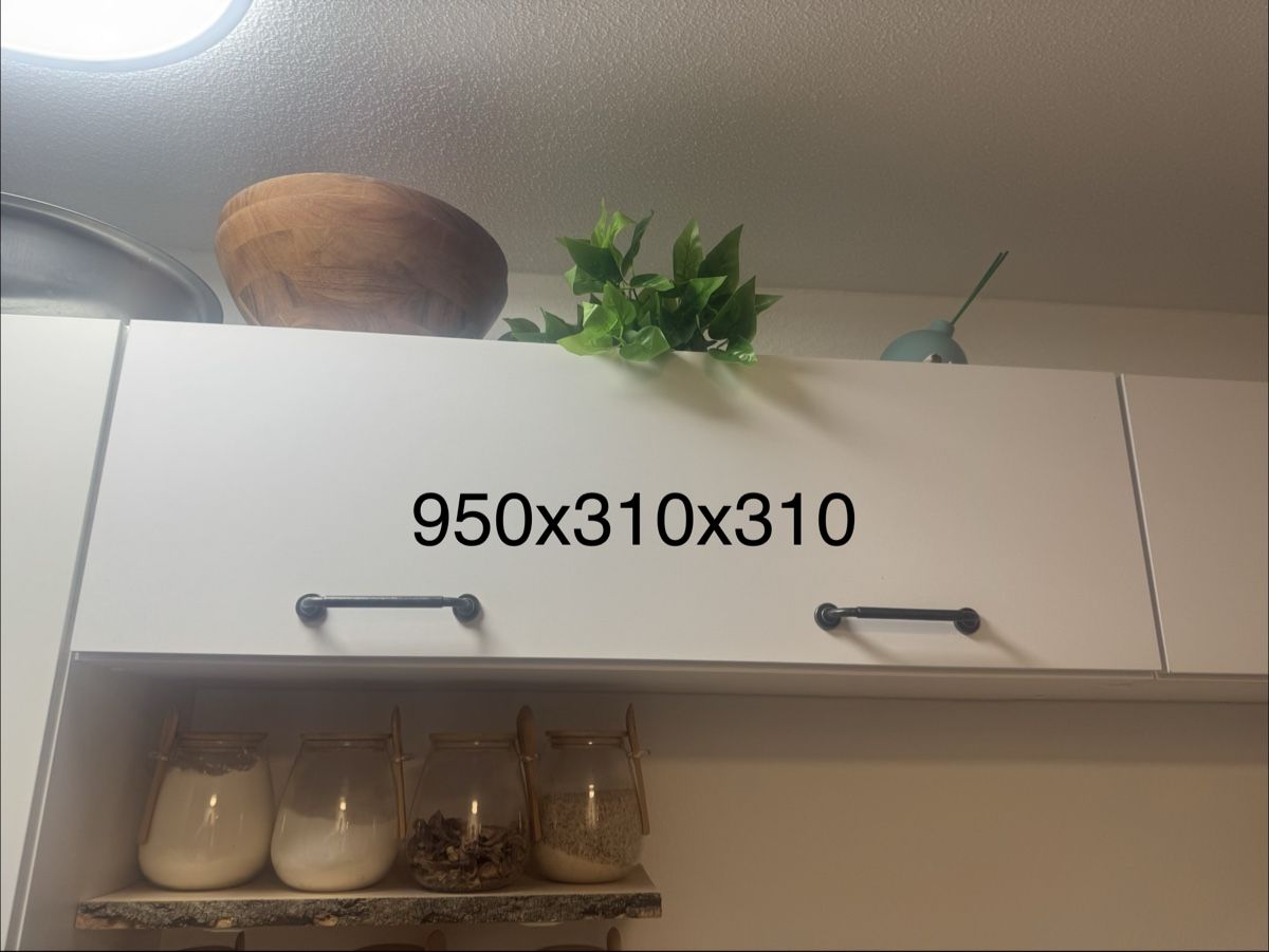 Ikea Armadi: Ikea Hängeschrank – Usato da Walliswil b.Wangen venduto da mdssti80