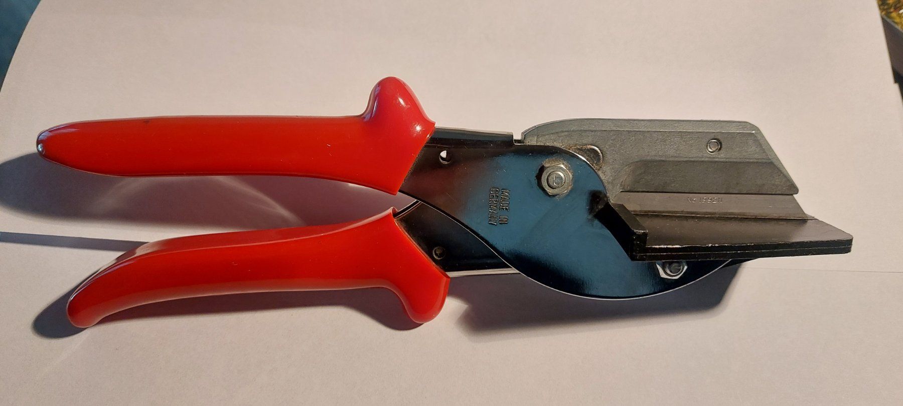 Knipex Tutti gli attrezzi: Kabelschneider, Flachbandkabel "KNIPEX" – Usato da Quartino venduto da matepetra 1