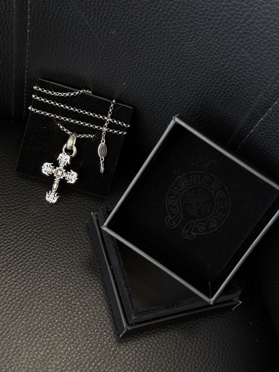 Chrome Hearts Catenine: Chrome Hearts Silver necklace – Nuovo (secondo la descrizione) da Köniz venduto da usernoname