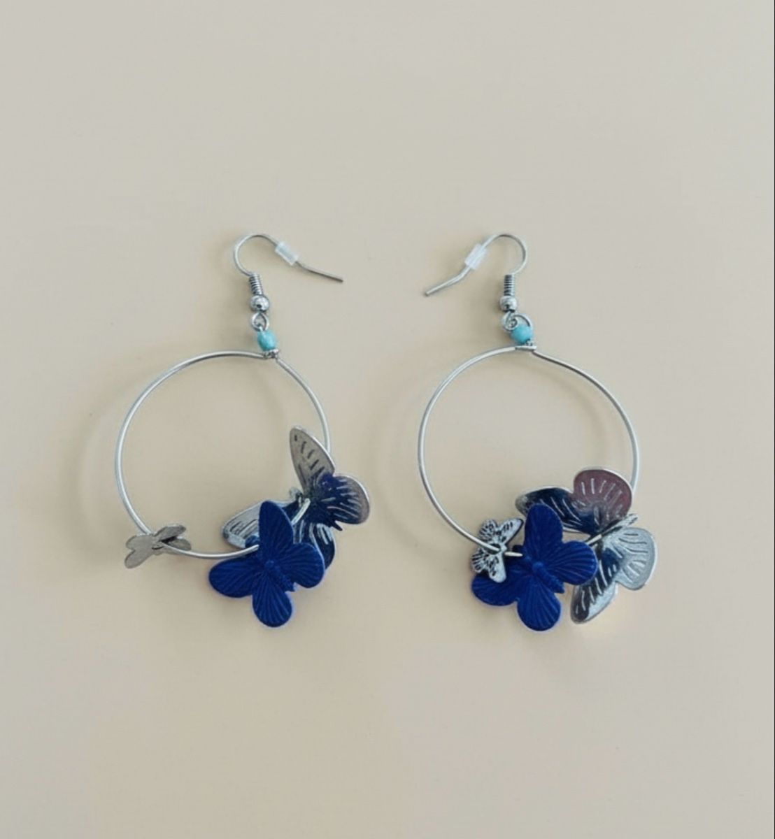 Orecchini pendenti & Orecchini a lobo: Butterfly Hoop Earrings: Whimsical Summer Accessory! – Nuovo (secondo la descrizione) da Saland venduto da ele_vc96