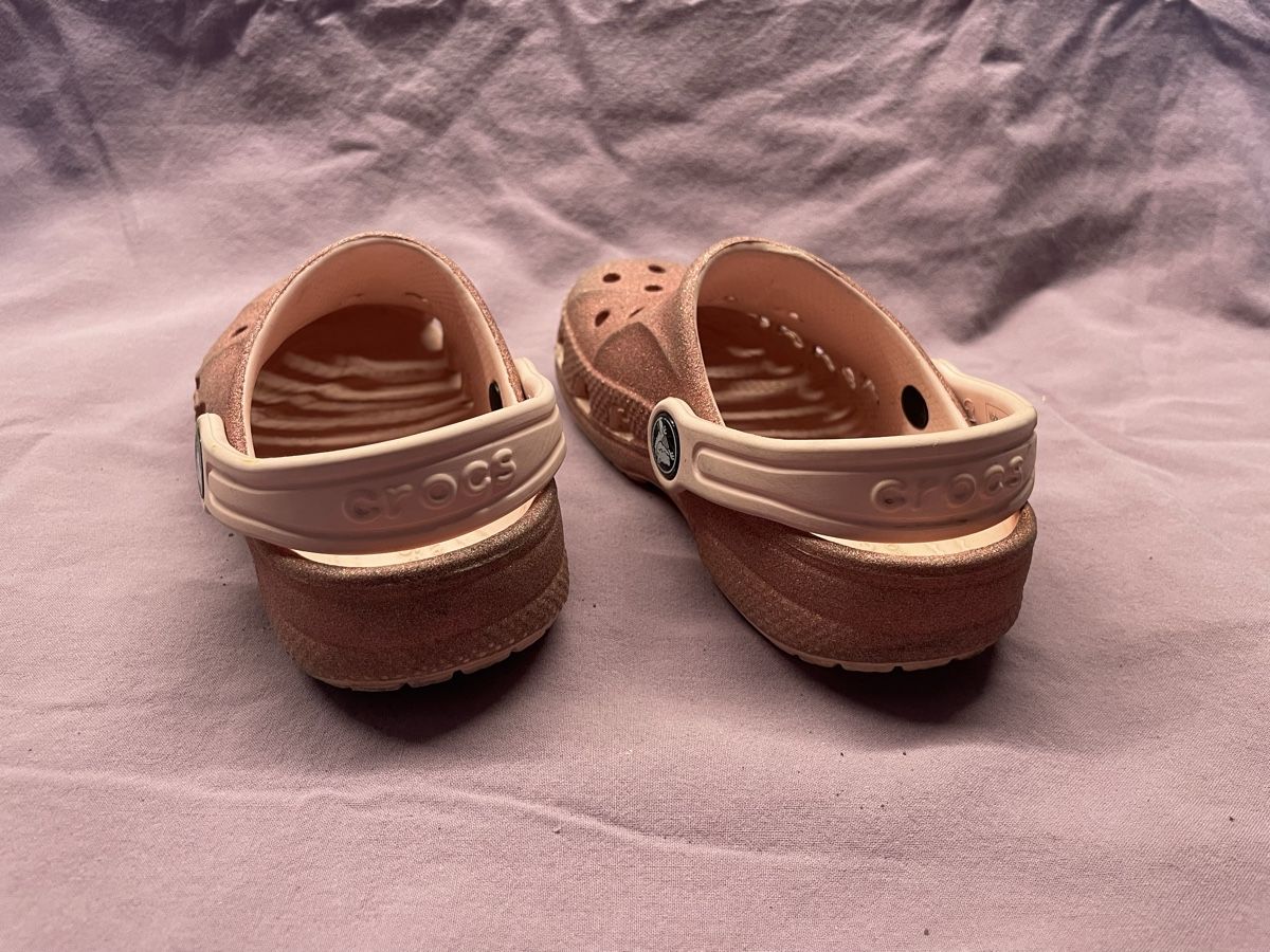 Crocs Schuhe für Jungen: Glitzer-Crocs Gr. C10/ 27-28 – Gebraucht aus Bergdietikon von stefania_88 2
