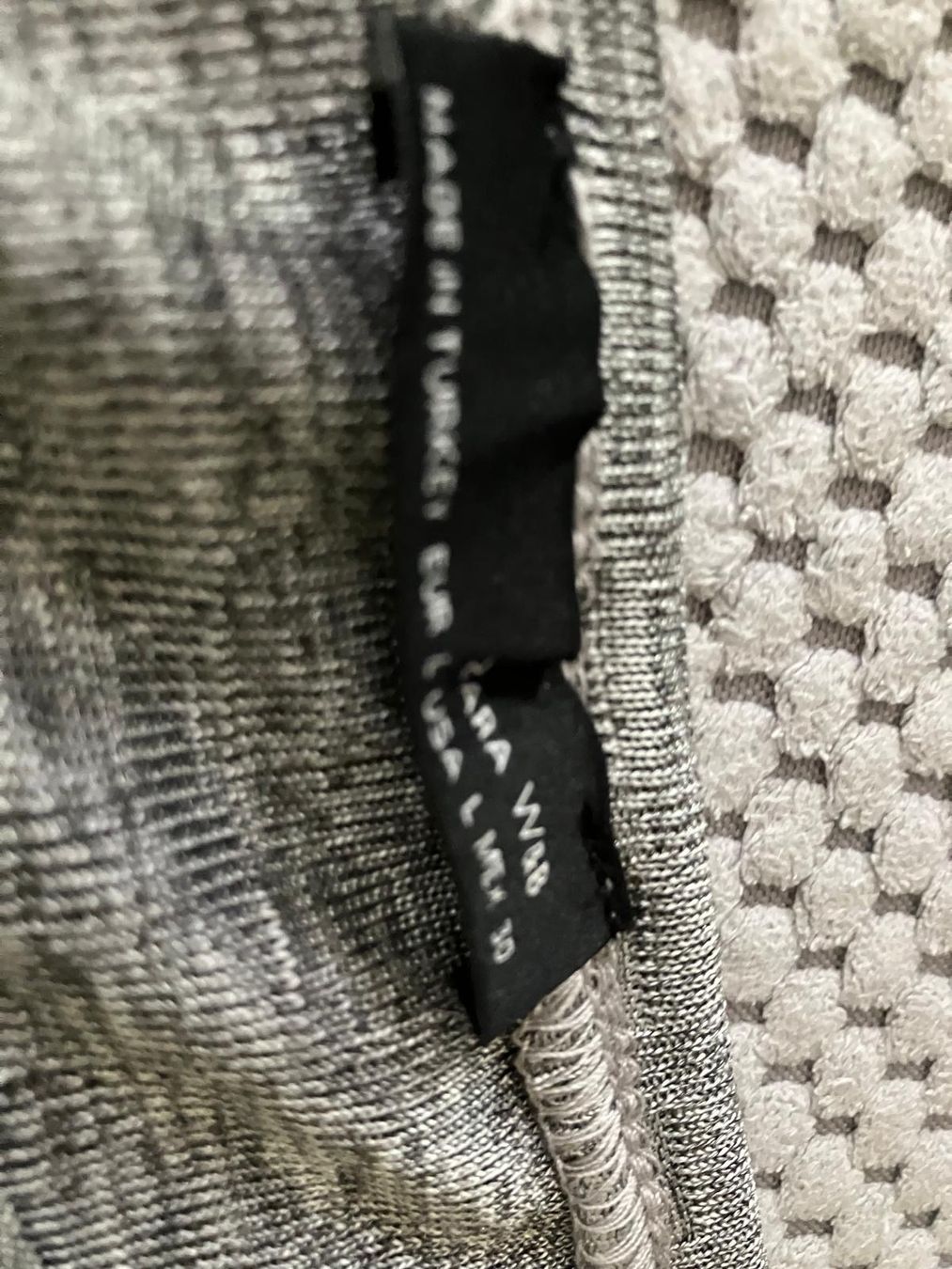 Zara Pulls & Sweat-shirts: Zara leichter Pulli Grösse L – D'occasion à Allenwinden par Obalu 1
