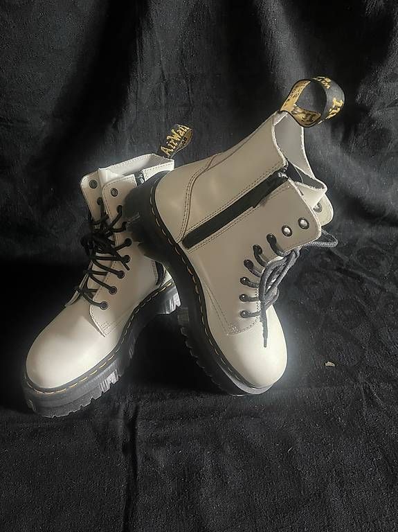 Chaussures hommes: Dr Martens  – Neuf avec emballage d'origine à Bernex par scal380