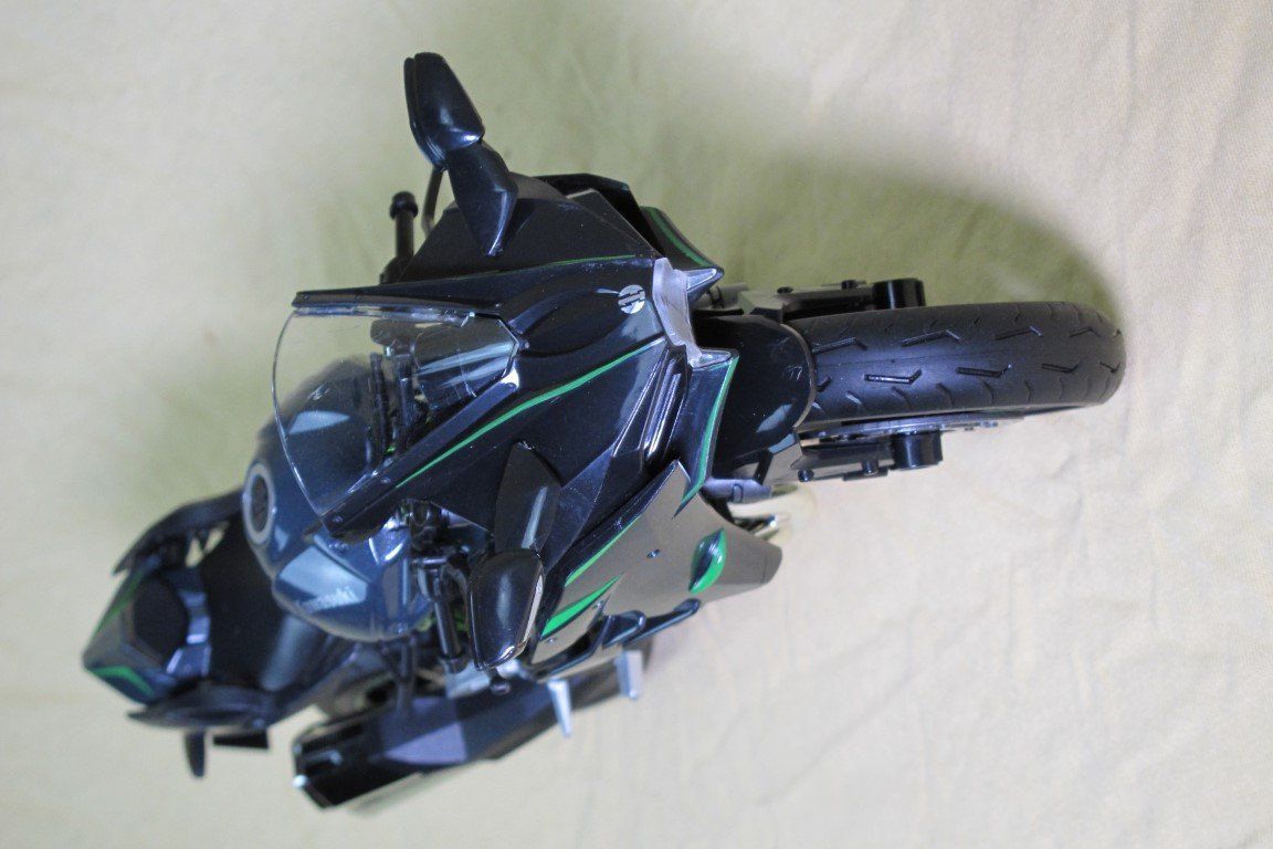 BMW Modellini d'auto: Kawasaki H2R 1000 1:9 Modell – Usato da Escholzmatt venduto da Rebikeling6182Ematt 6