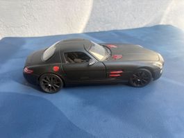 Maisto Mercedes-Benz SLS AMG 1:18 - Matt Black / Red - Top Z