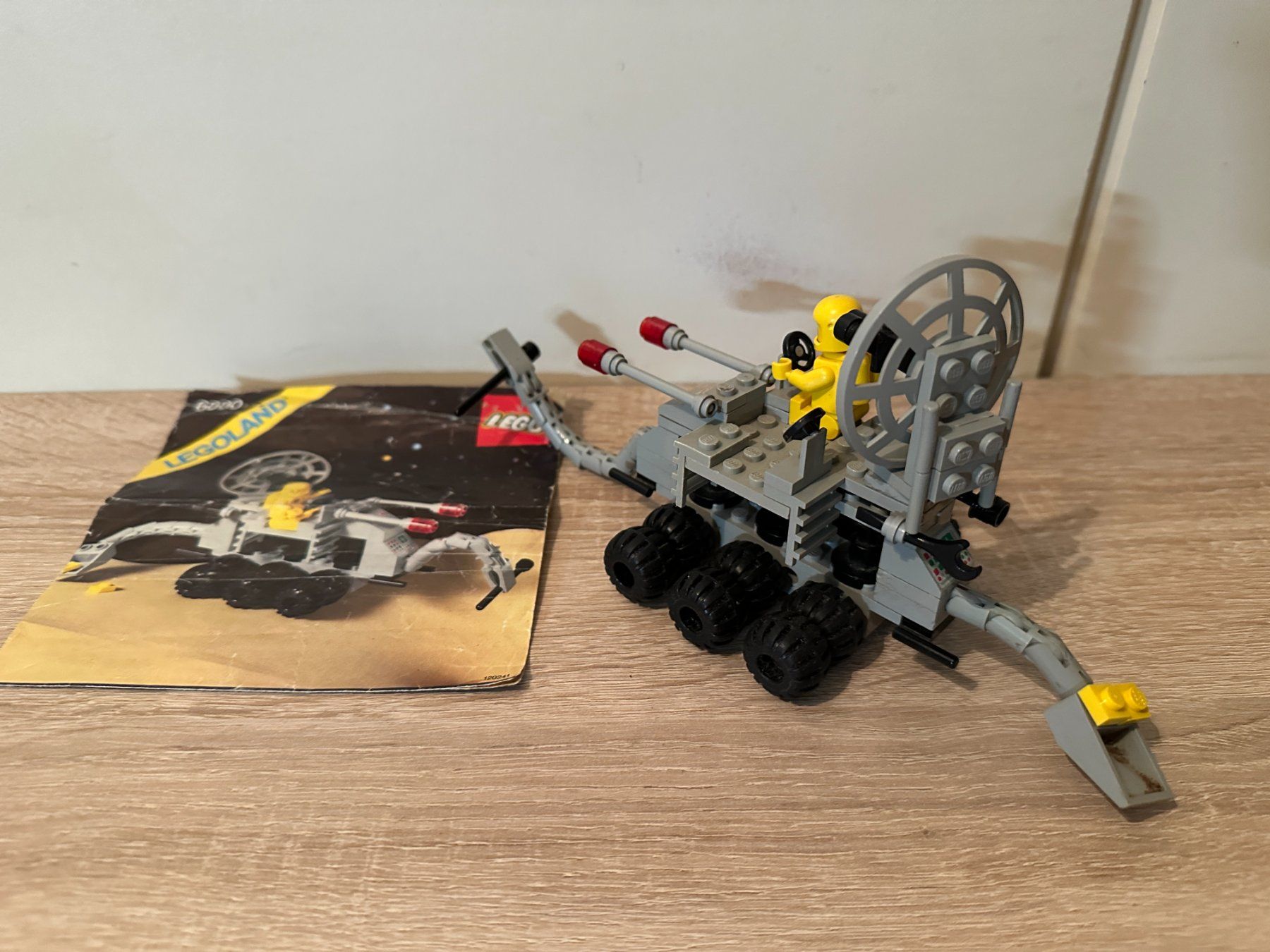 Legoland Kit di costruzioni: LEGO 6880 Surface Explorer – Usato da Basel venduto da Don-Angel 1