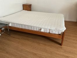 Bettgestell 160x200 cm mit Matratzen( 2x80cm)