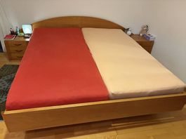Doppelbett aus Kirschholz massiv