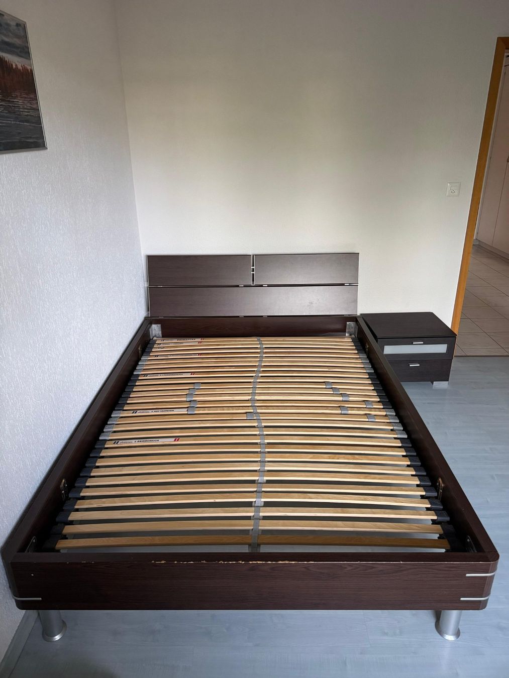 Lits: Bett mit Nachttisch – D'occasion à Holderbank AG par gui_5pd2 1