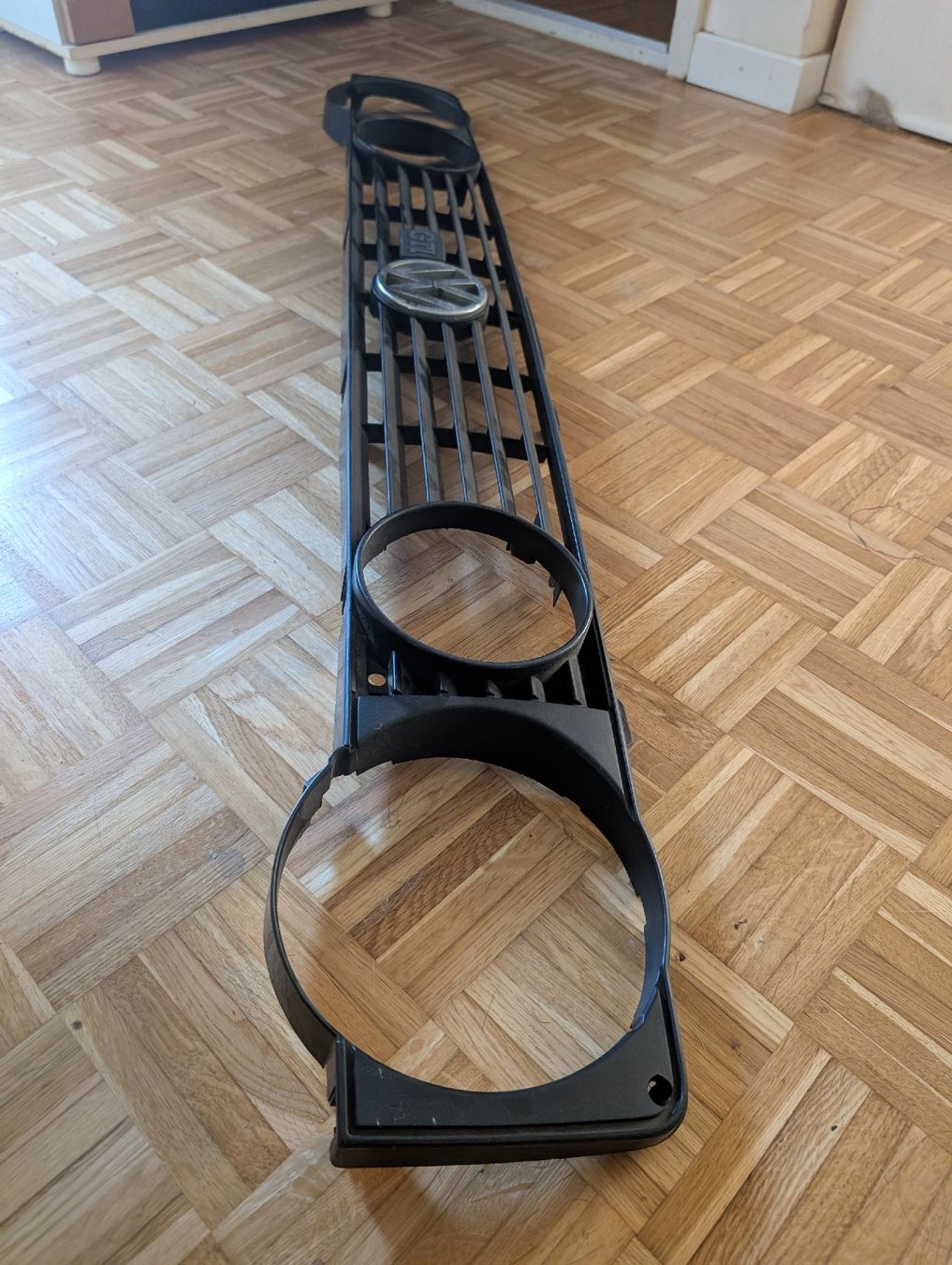 VW Alle Autoersatzteile: Kühlergrill VW Golf 1/Cabrio – Gebraucht aus Langenthal von AluX_Classic_Cars 1