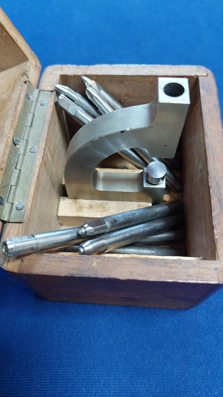 Tutti gli attrezzi: Potence à planter les pivots – Usato da Marsens venduto da jogocade 4