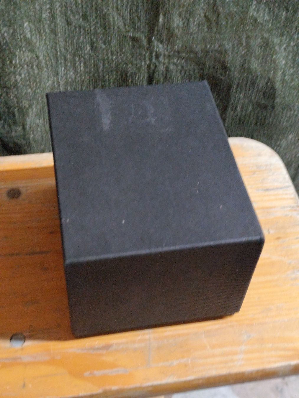 Smartwatch: Uhrenbox schwarz mit Klappdeckel gebraucht – Usato da Büsserach venduto da Vintage-vins 3