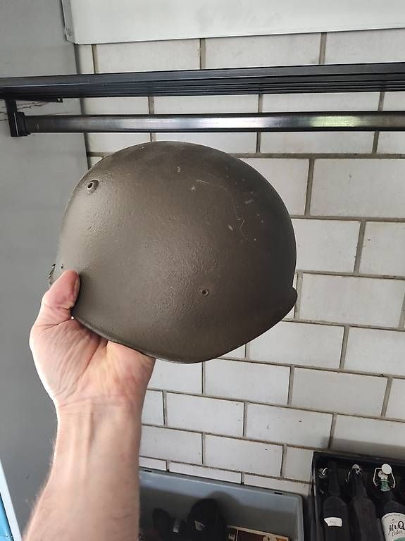 Uniformen & Effekten: Armeehelm – Gebraucht aus Oberentfelden von Danirichner
