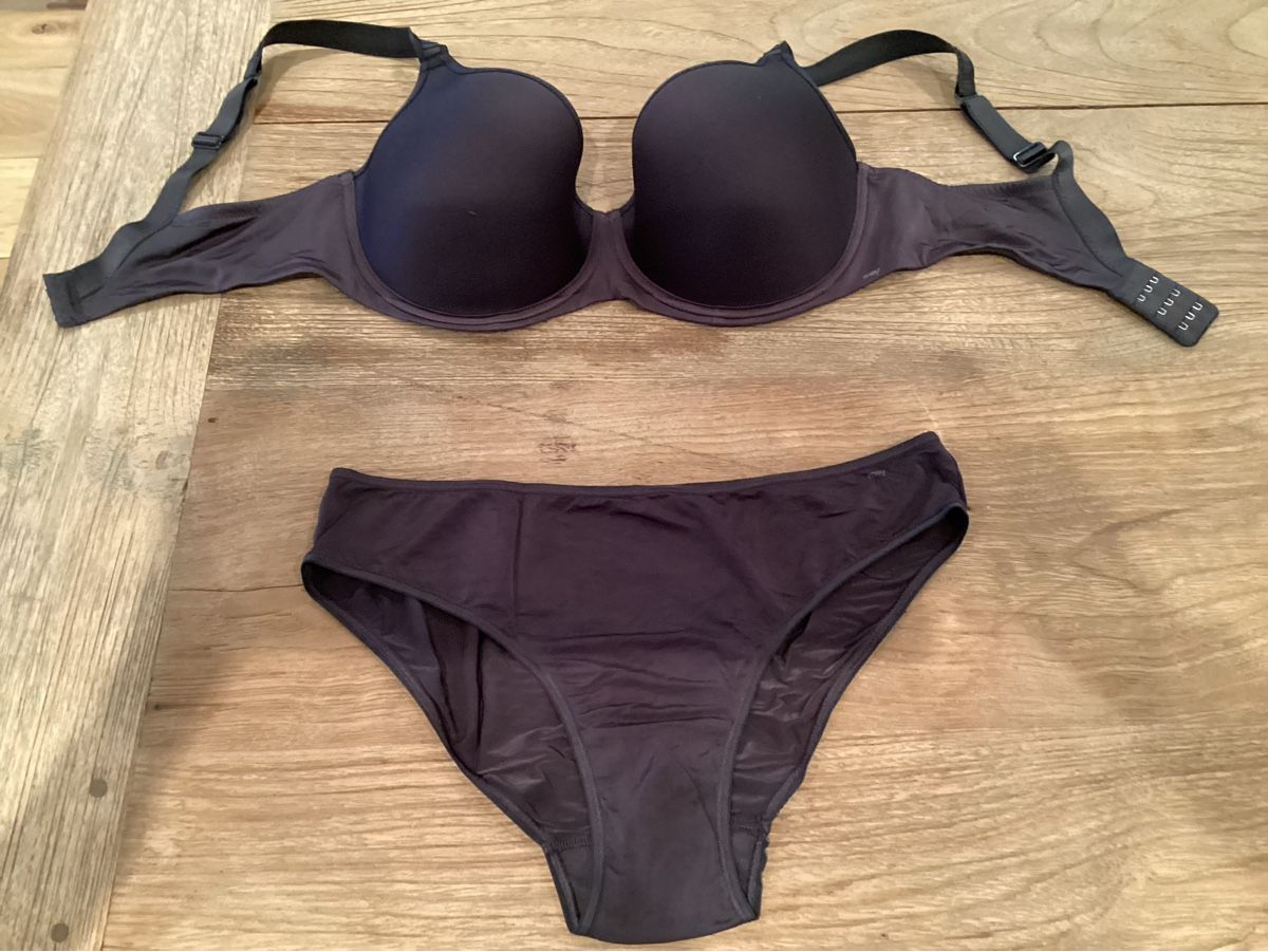 Altra biancheria intima: Mey, BH und Slip – Usato da Salenstein venduto da Esprit57
