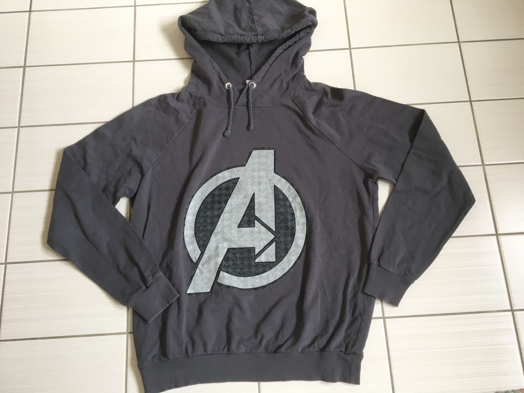 Maglioni & Felpe: Hoodie M – Usato da Arth venduto da Vrecam51