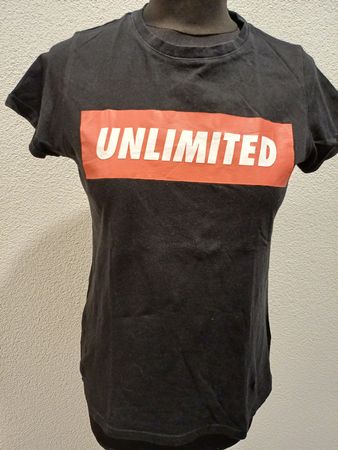 Schwarzes T-Shirt mit Aufdruck "Unlimited", Grösse S