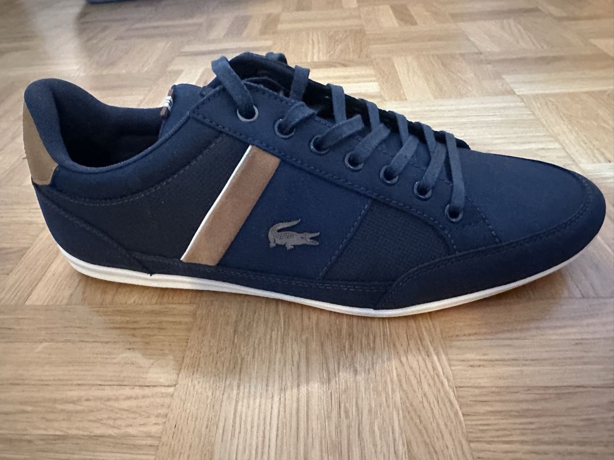 Lacoste Herrenschuhe: Lacoste Turnschuhe dunkelblau Grösse 42 – Neu und originalverpackt aus Thalwil von ale_q8bn 1