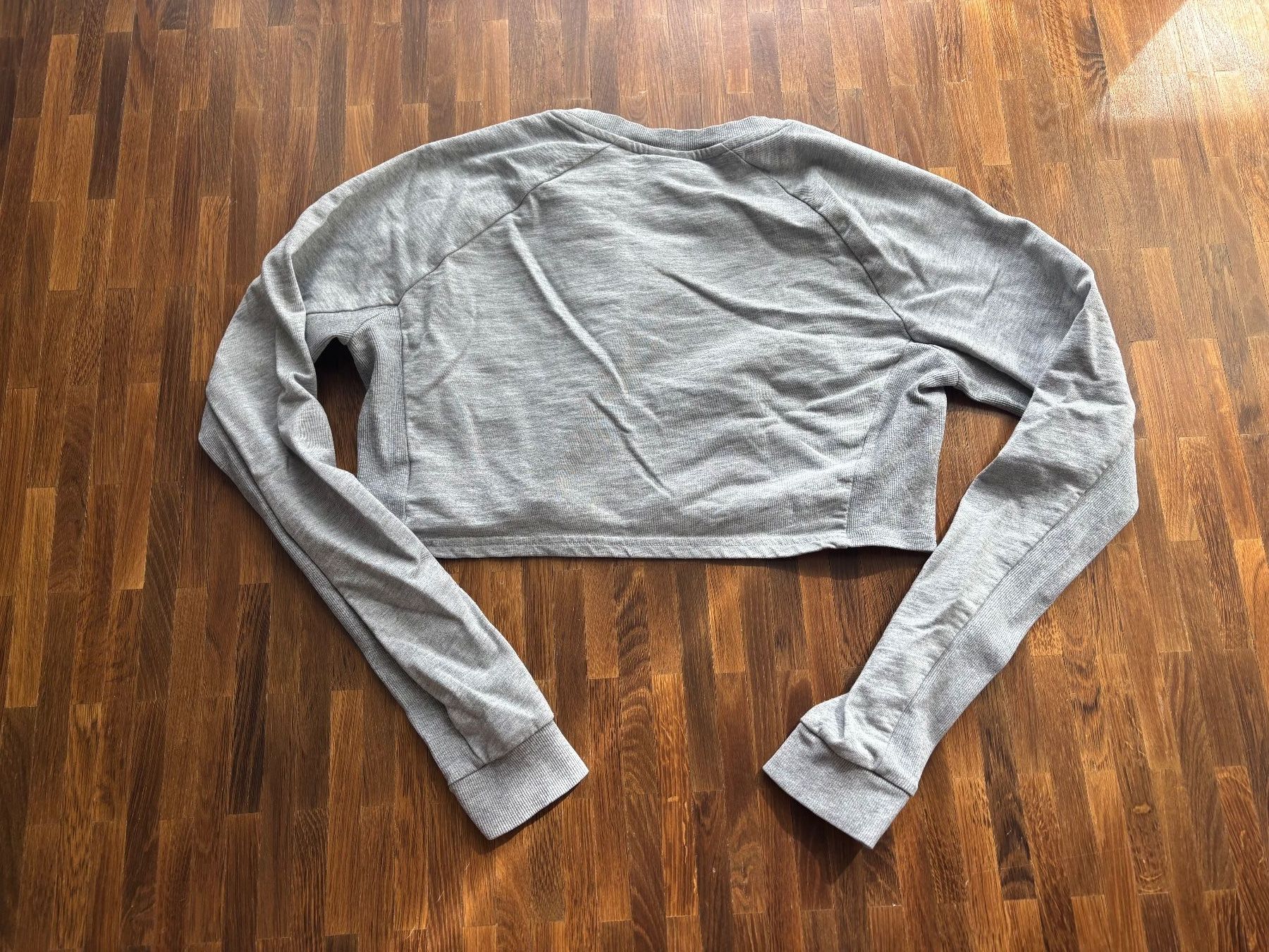 Gymshark Maglioni & Felpe: Gymshark Crop Top Pullover Grau, Grösse M – Usato da Hinwil venduto da liviipivii 2