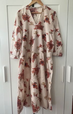 fk.pynappel Maxikleid Gr. M mit Blumenmuster