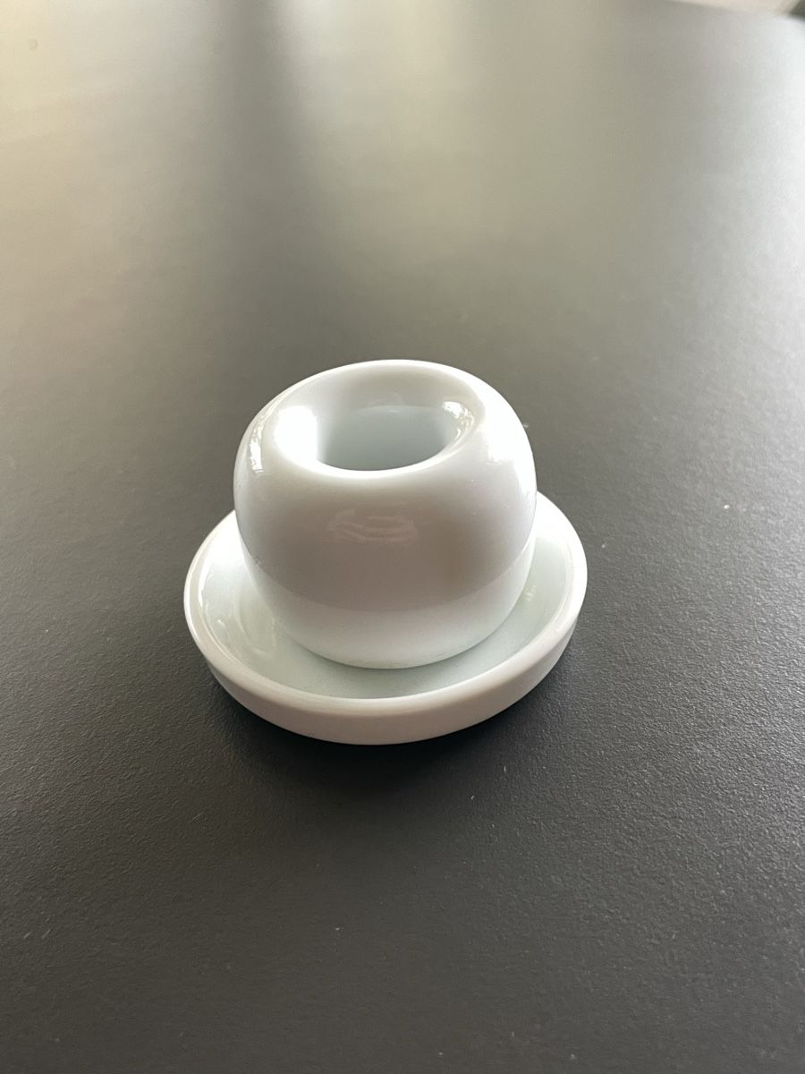 Tassen: Muji porcelain toothbrush holder – Gebraucht aus Zürich von MariKondo 1