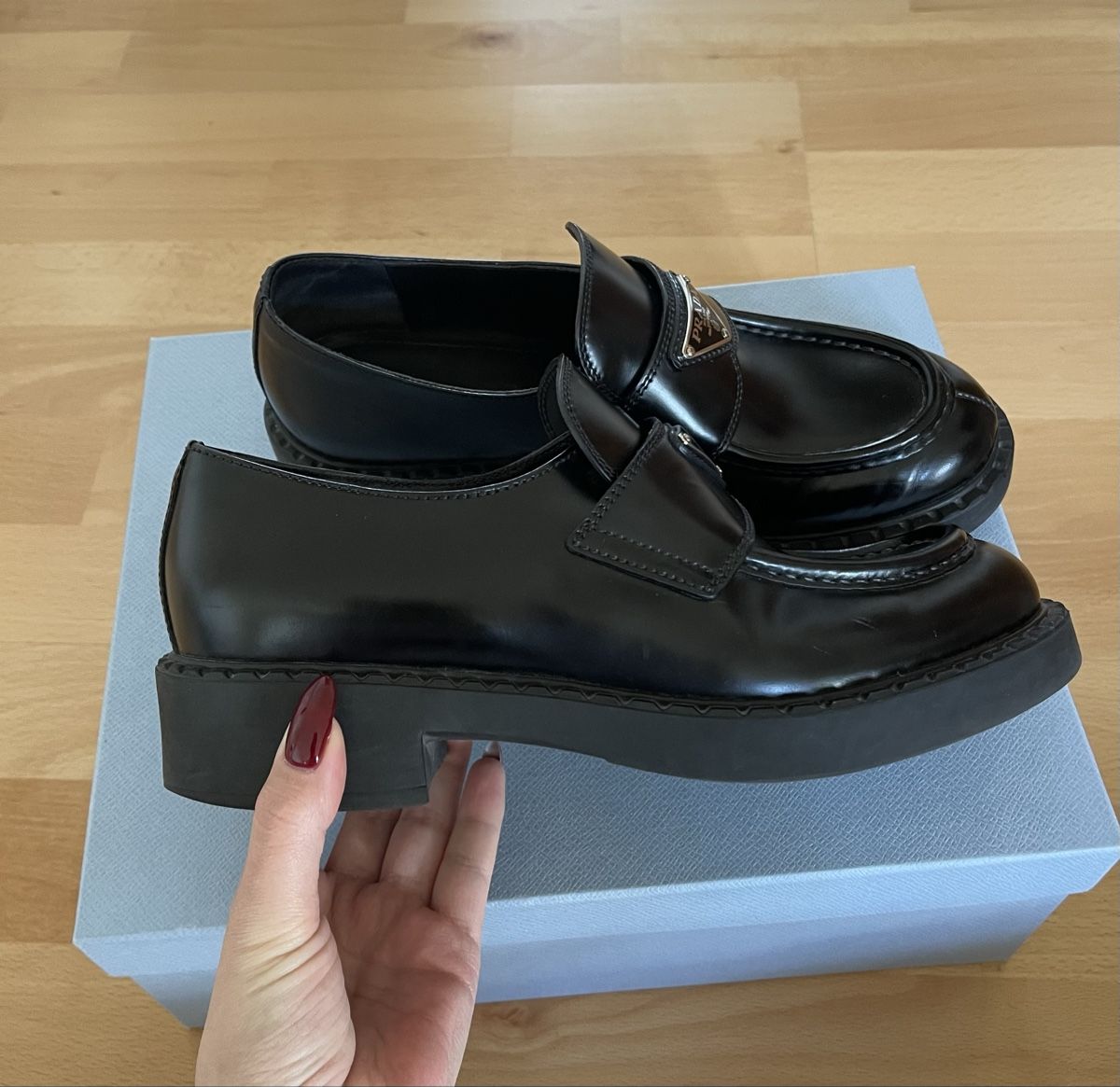 Prada Scarpe da donna: Prada Chocolate Loafer – Usato da Basel venduto da Celea_ 1
