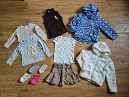 Mädchen Kleiderset Gr. 98/104 ab CHF 1.-