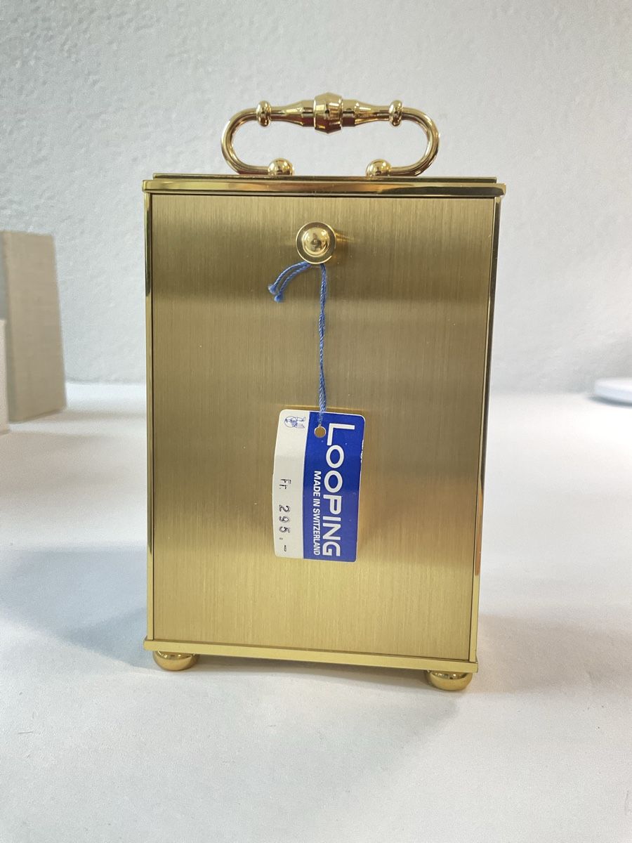 Stand- & Wanduhren: Pendulette de table, Looping new old stock avec boîte  – Gebraucht aus Malleray von Robot12 2