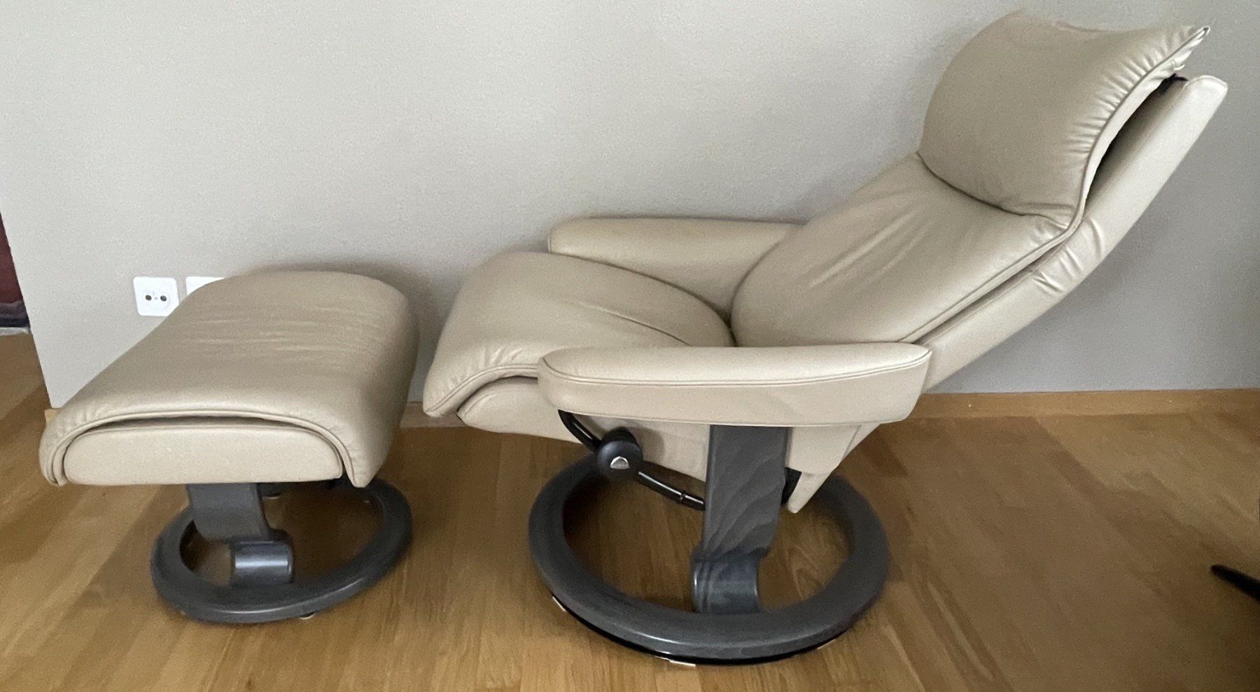 Sessel: Relaxsessel drehbar mit Hocker – Gebraucht aus Andwil SG von Andwil11 4