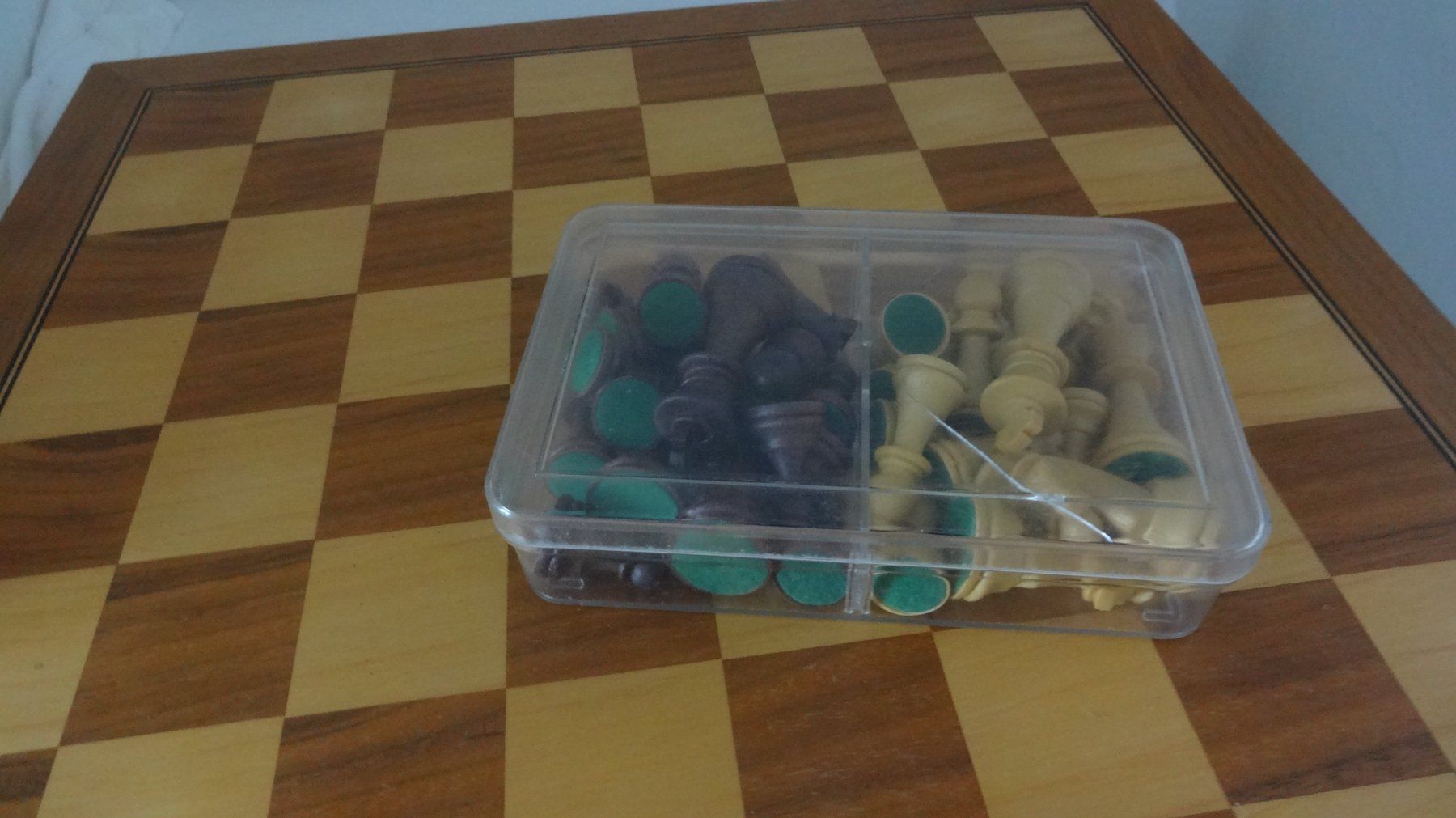 Spiele: Schönes Schachbrett mit Figuren – Gebraucht aus Fisibach von goldfasan52 1